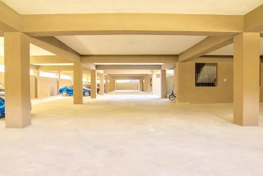 Barri Vacation Home 킹스톤 아파트