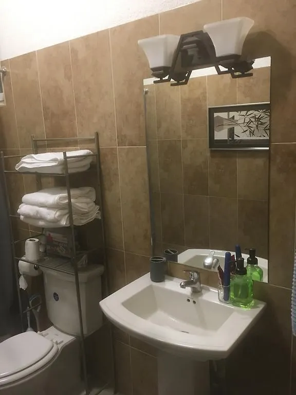 דירה קינגסטון Barri Vacation Home ג'מייקה